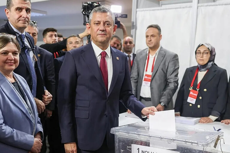 CHP’de kurultay için yeterli imza sayısına ulaşıldı