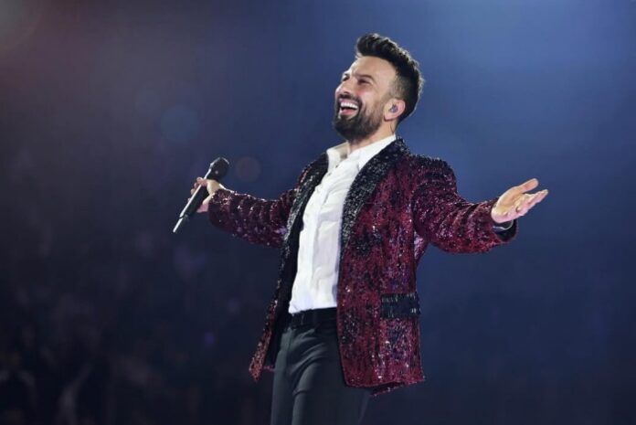 tarkan koç topluluğunun konserinde