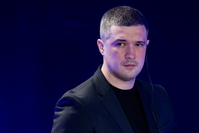 Ukrayna’da Savunma Bakanı’nın görevden alınması halkı sokağa döktü