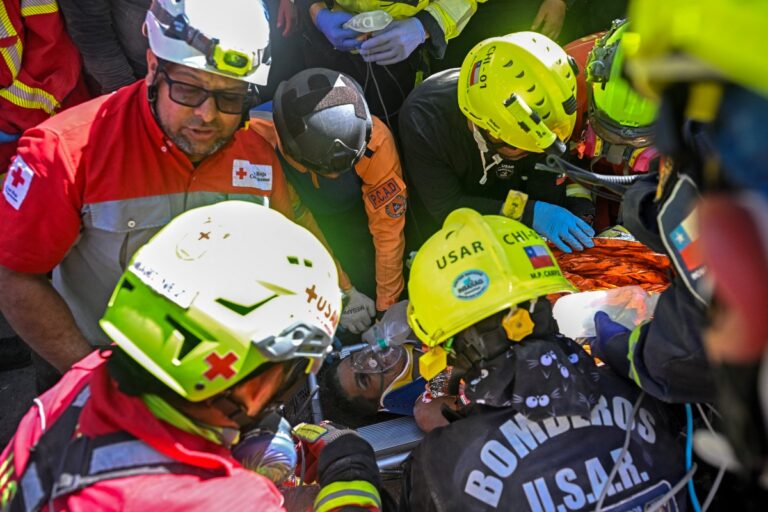 Venezuela’daki depremden 8 gün sonra bir mucize: Enkaz altından sağ çıkarıldı