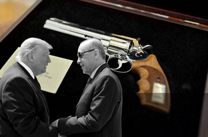 TRUMP-REVOLVER-987