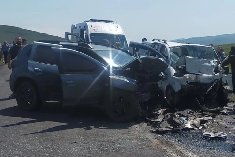 Ardahan’da zincirleme kaza: 3 ölü, 4 yaralı