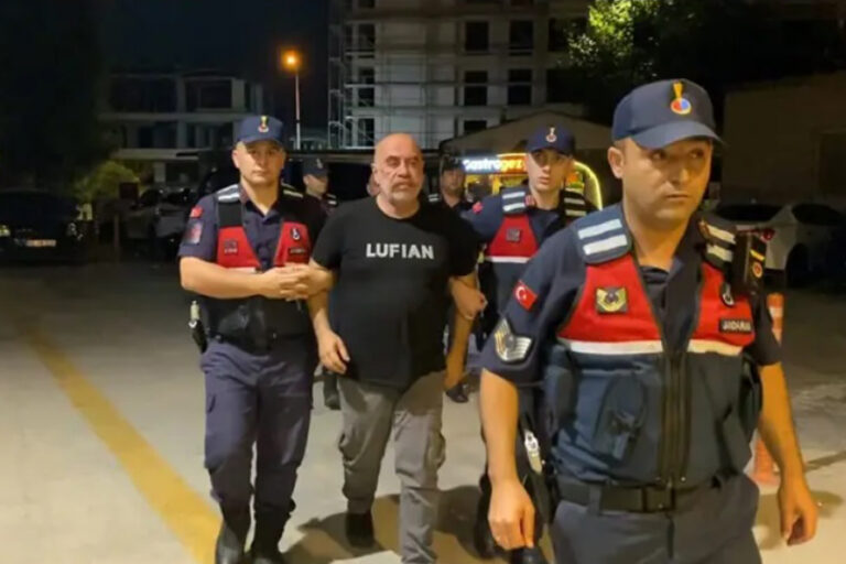 Bursa’da uyuşturucu operasyonu: Yönetmen Ezel Akay serbest bırakıldı, kardeşi tutuklandı