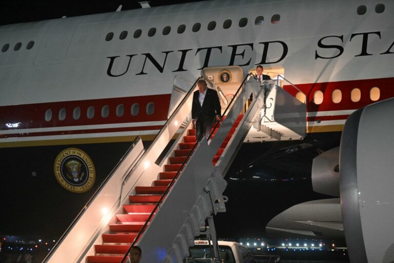 Katar’ın Trump’a hediye ettiği Air Force One etrafındaki tartışmalar sürüyor