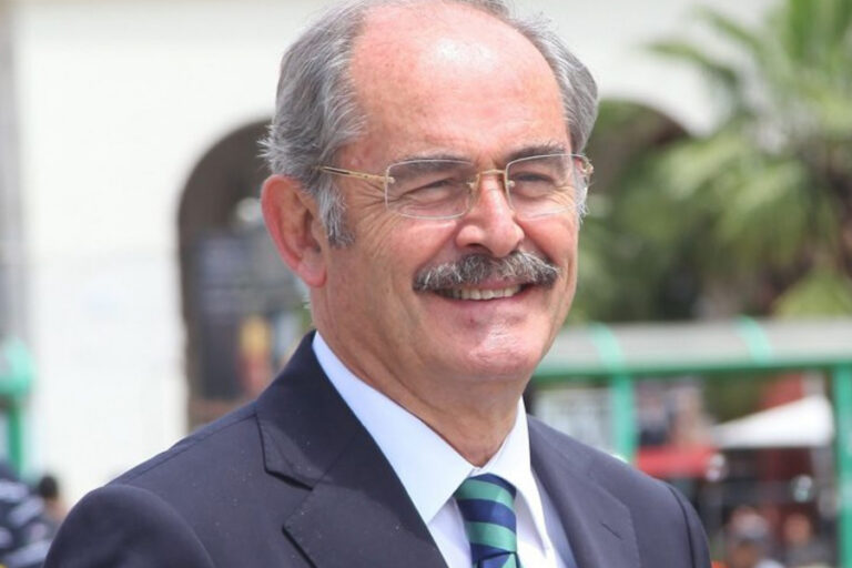 Yılmaz Büyükerşen CHP’den istifa etti
