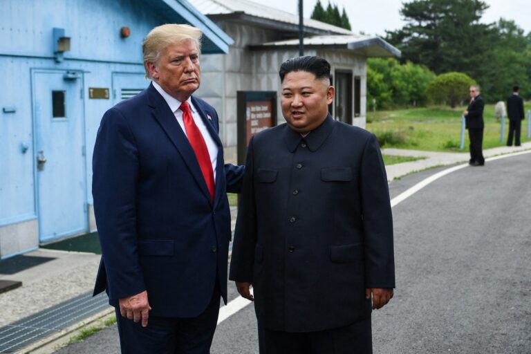 Trump: “Kim Jong Un ile görüşeceğim, 57 adet çok güçlü nükleer silahları var”