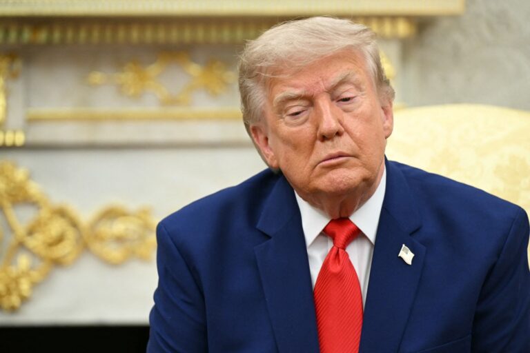 Trump’tan Umman’a Tehdit: “Yolumuza çıkarlarsa bombalarız”