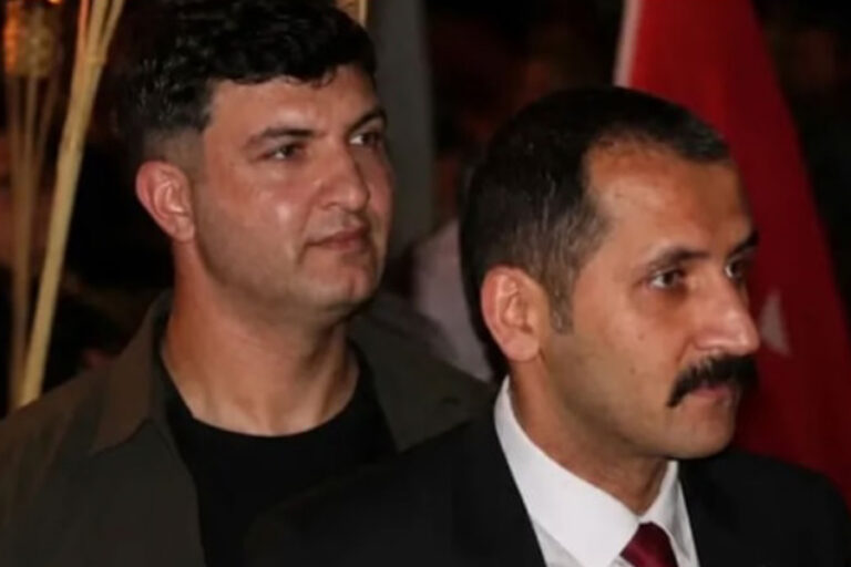 Kaymakam ile koruması herkesin ortasında birbirine girdi!