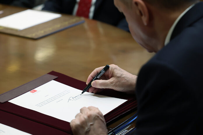erdogan-imza-97845