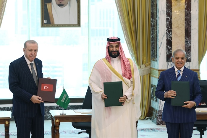 Türkiye, Pakistan ve Suudi Arabistan arasında ‘Mekke Ortak Savunma Anlaşması’ imzalandı
