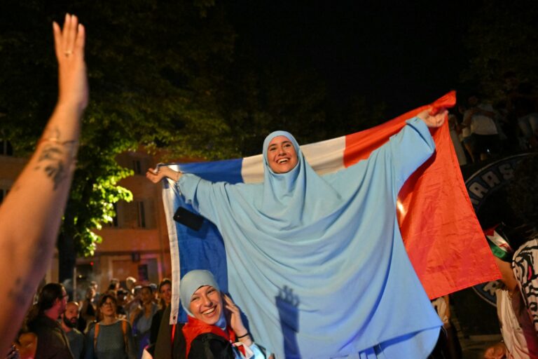 FRANSA | Le Pen’den ‘başörtüsü yasağı’ vaadi; para cezası uygulanacak!