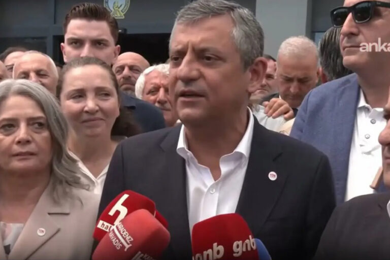 Özgür Özel Trabzon’da konuştu: ”Yeni Parti’yi iktidar olsun diye kurduk”