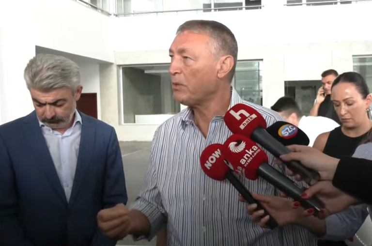 Yıldızlar SSS Holding’in sahibi, madencilerle görüştü: “Sorun yaşadık, maaşlar bugün ödenecek”