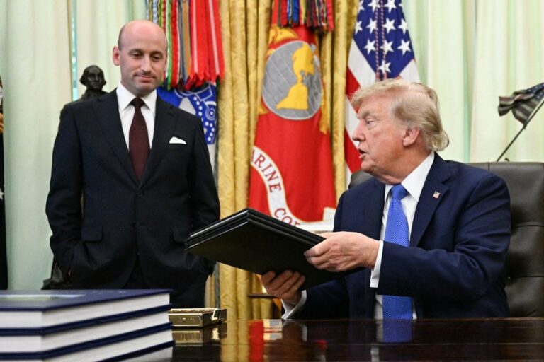 Trump, doğumla vatandaşlık hakkını sınırlayan iki kararname imzaladı