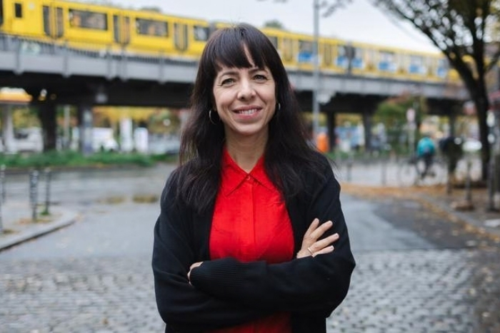 Bir odalı sığınmacı evinden Berlin’in Kırmızı Belediye Sarayı’na: Elif Eralp kimdir?