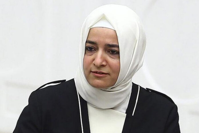 fatma betül sayan