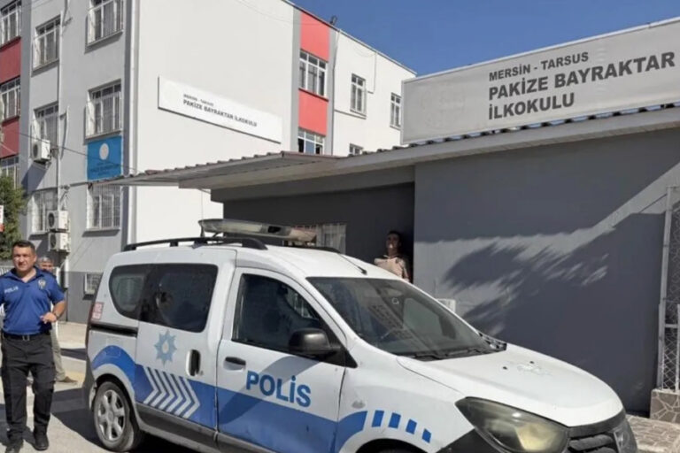 Öğretmen 7 yaşındaki çocuğun çantasında tabanca buldu; babası “unuttum” dedi!