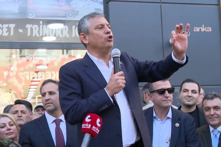 Ardahan’da vatandaşlara seslenen Özel: ”180 ülkeden 176’sı gıda enflasyonunda bizden iyi durumda”