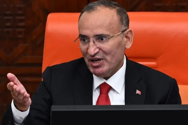 AKP’li Bekir Bozdağ TBMM Başkanvekilliği’nden istifa etti